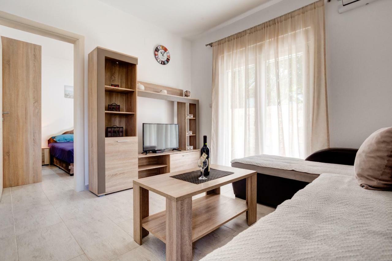 Fort City Apartments Тиват Экстерьер фото